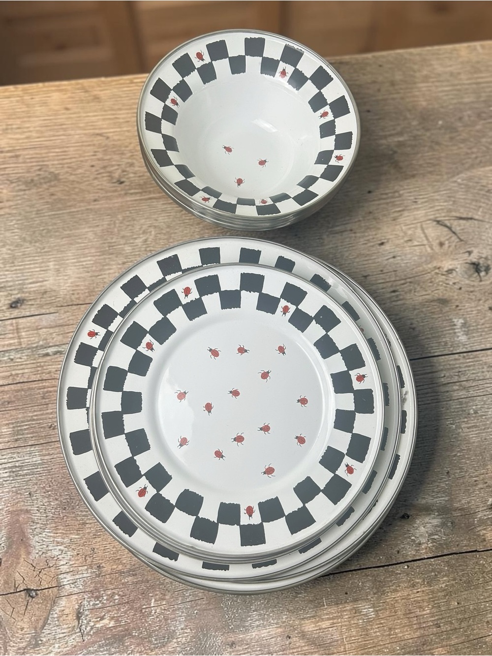 Golden Rabbit II Jean Wilkes Ladybug 12-Piece Dinnerware Set 1999